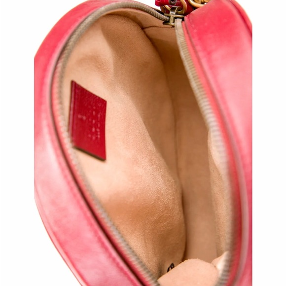 Gucci GG marmot round shoulder bag in red - Picture 7 of 8